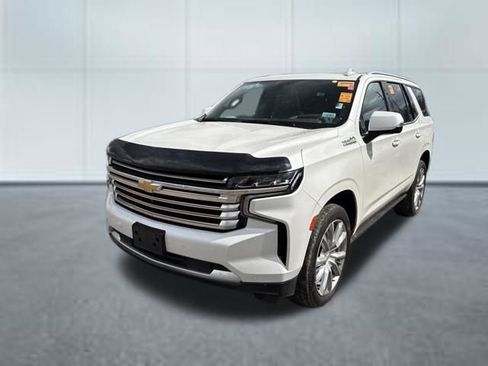 Used 2024 Chevrolet Tahoe High Country AWD/4WD image 2