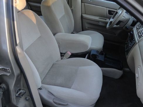 Used 2004 Ford Taurus SE image 12