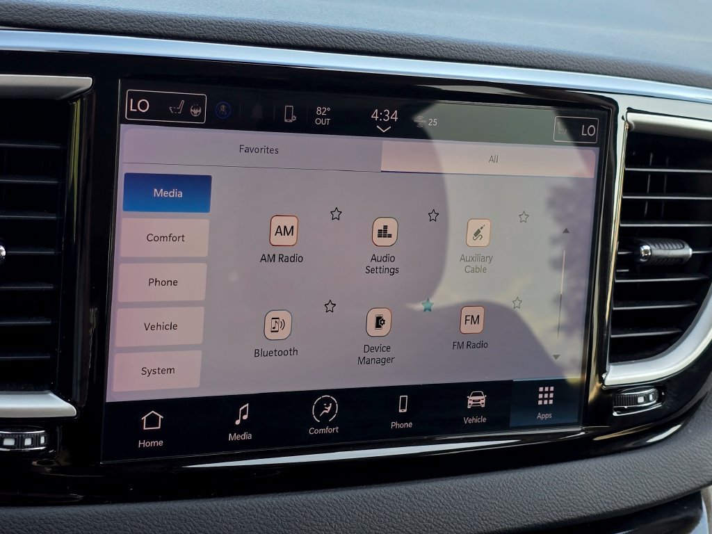 Used 2024 Chrysler Pacifica Touring-L FWD image 39