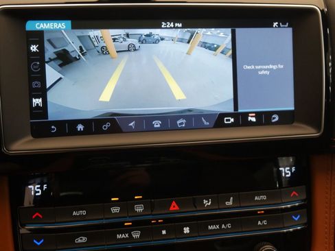 Used 2019 Jaguar F-PACE SVR image 48