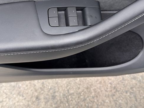 Used 2023 Tesla Model Y Long Range image 17