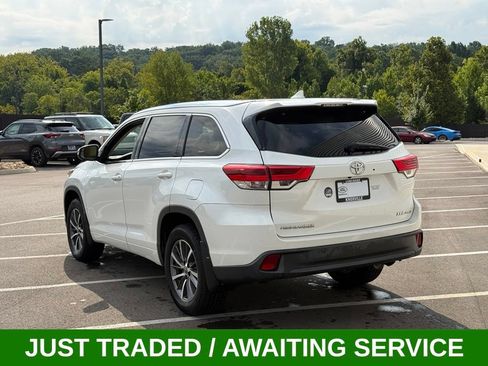 Used 2017 Toyota Highlander XLE w/ Carpet Mat Package AWD/4WD image 9