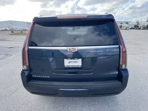 Used 2020 Cadillac Escalade Luxury RWD image 10