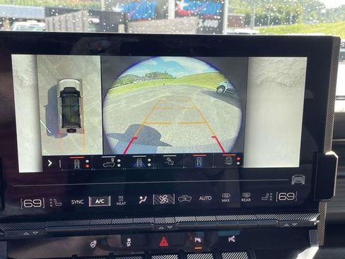 Used 2024 GMC Hummer EV 3X image 23