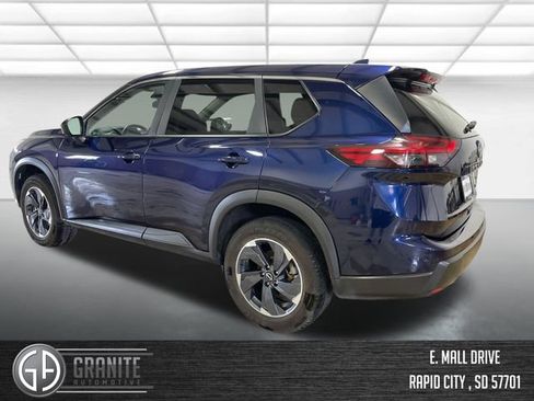 Used 2025 Nissan Rogue SV AWD/4WD image 3