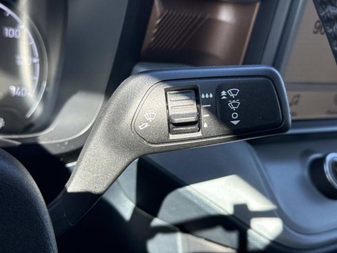 Used 2022 Ford Maverick Lariat image 11