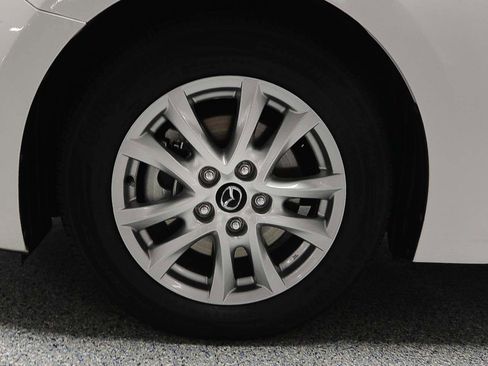 Used 2018 MAZDA MAZDA3 Sport FWD image 6