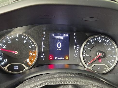 Used 2017 Jeep Renegade Latitude w/ Cold Weather Group AWD/4WD image 17