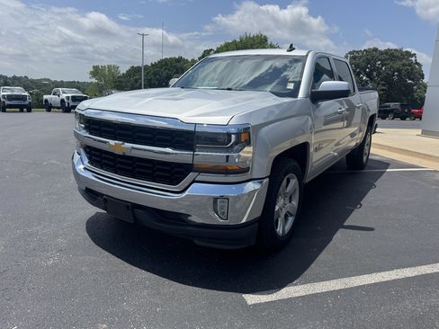 Used 2017 Chevrolet Silverado 1500 LT w/ Texas Edition RWD image 2