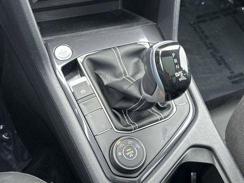 Certified 2023 Volkswagen Tiguan SEL R-Line image 33