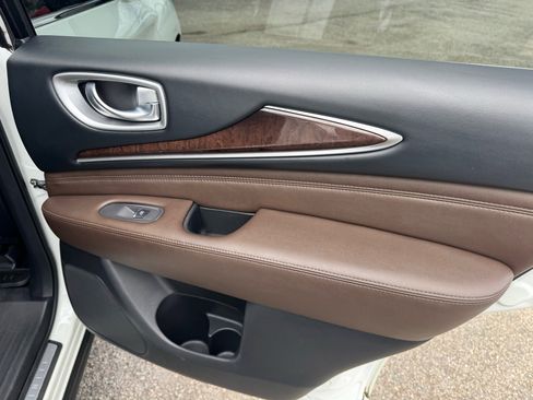 Used 2013 INFINITI JX35 AWD w/ Premium Pkg image 32