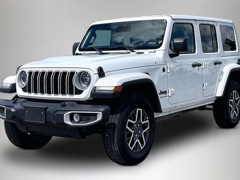 Used 2025 Jeep Wrangler Unlimited Sahara AWD/4WD image 2