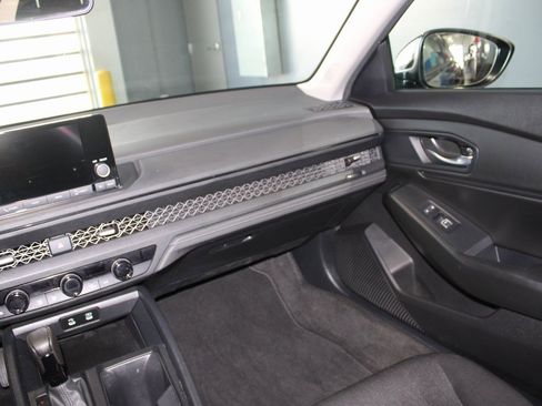 Used 2025 Honda Accord SE image 22