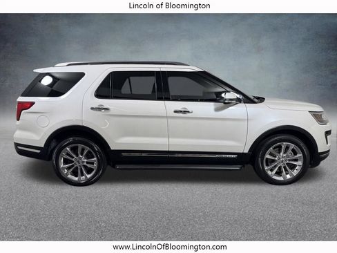 Used 2018 Ford Explorer Limited w/ Equipment Group 301A AWD/4WD image 8