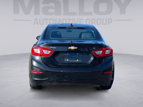 Used 2017 Chevrolet Cruze LT image 4