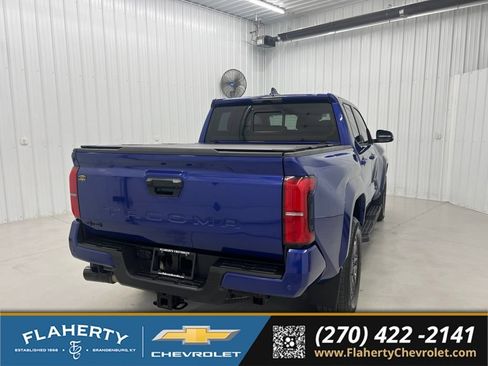 Used 2024 Toyota Tacoma 4x4 Double Cab image 3