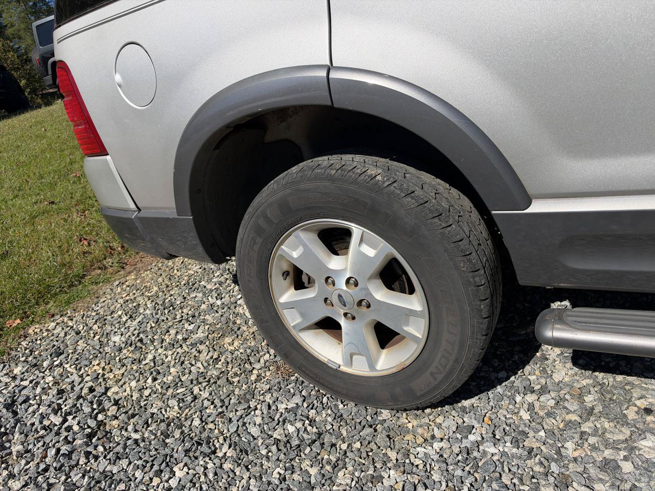 Used 2003 Ford Explorer XLT RWD image 2
