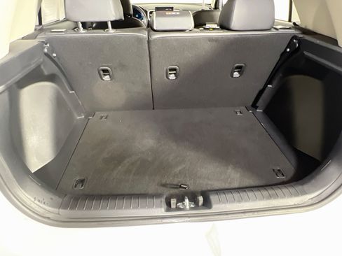 Used 2023 Hyundai Venue Limited FWD image 23