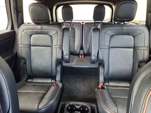 New 2025 Lincoln Aviator Black Label w/ Jet Appearance Package image 13