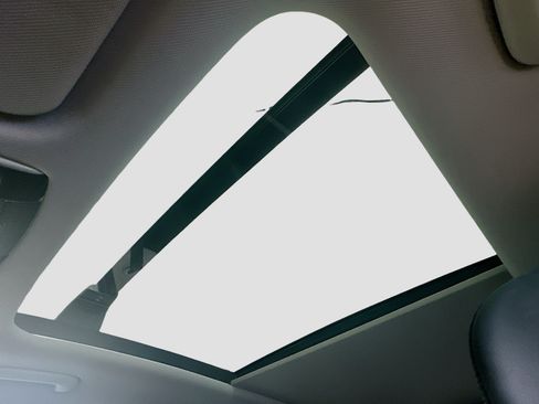 Used 2023 Kia Sorento EX w/ Panoramic Sunroof Package FWD image 27