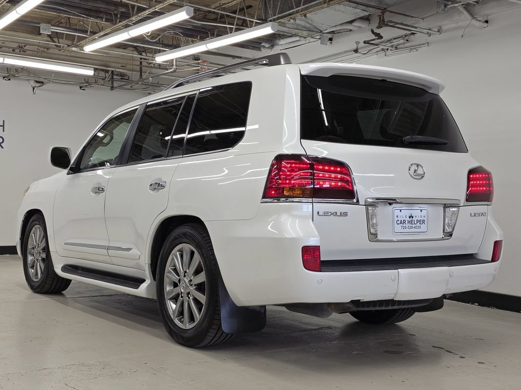 Used 2010 Lexus LX 570 4WD w/ Luxury Pkg image 12