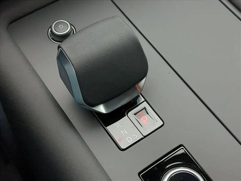 New 2026 Land Rover Discovery S AWD/4WD image 19