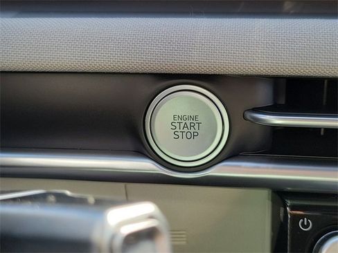 New 2025 Hyundai Tucson Limited image 9