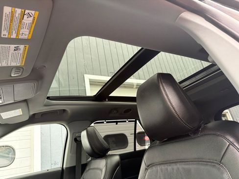 Used 2020 Ford Explorer Limited AWD/4WD image 8