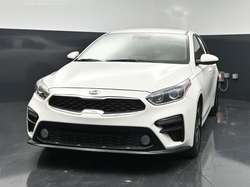 Used 2019 Kia Forte LXS FWD image 2