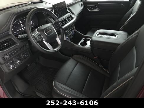 Used 2024 GMC Yukon SLT w/ SLT Luxury Package AWD/4WD image 9