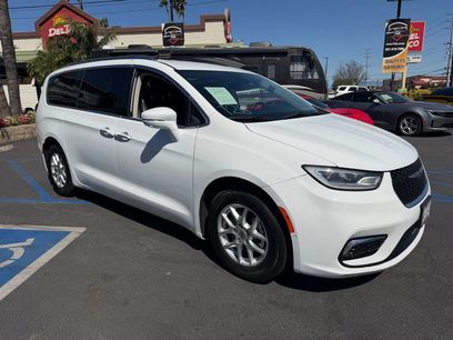 Used 2021 Chrysler Pacifica Touring-L w/ Premium & Safety Sphere Group