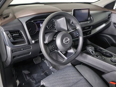 Used 2023 Nissan Rogue SV image 24