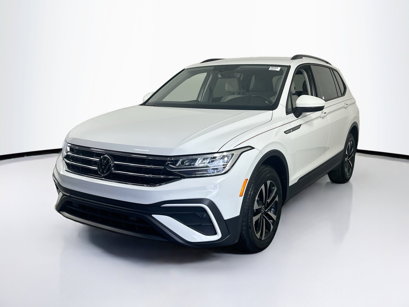 Used 2023 Volkswagen Tiguan S FWD image 1