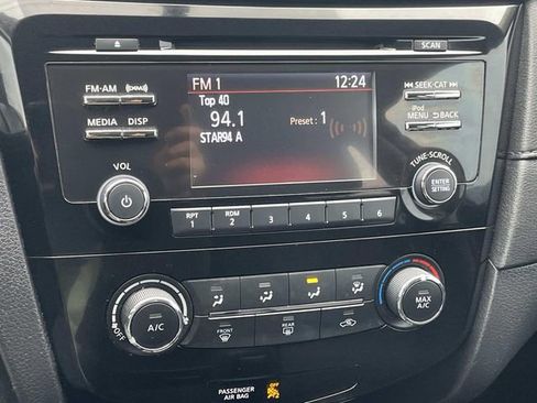 Used 2017 Nissan Rogue S w/ Appearance Package image 25