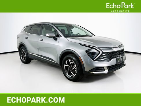Used 2025 Kia Sportage LX image 1