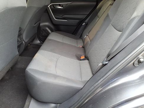 Used 2021 Toyota RAV4 XLE image 7