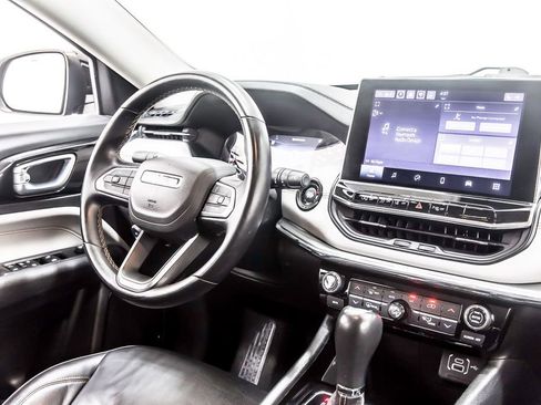 Used 2022 Jeep Compass Limited image 19