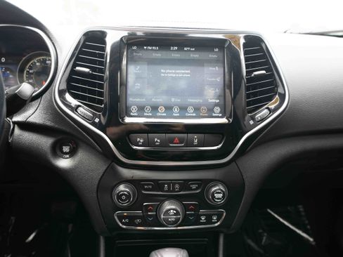 Used 2021 Jeep Cherokee Limited w/ Trailer Tow Group AWD/4WD image 17