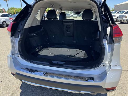 Used 2017 Nissan Rogue SL FWD image 18