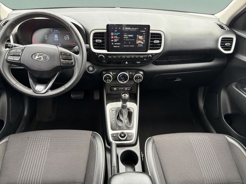 Used 2023 Hyundai Venue Limited w/ Cargo Package image 10
