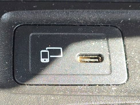 Certified 2023 Mercedes-Benz GLB 250 4MATIC image 33