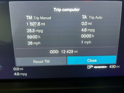 Used 2025 Volvo XC40 B5 Core image 15