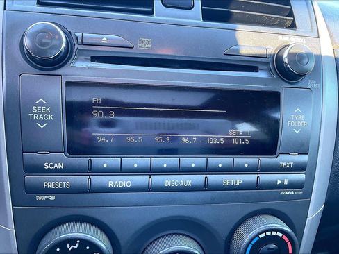 Used 2011 Toyota Corolla S image 31