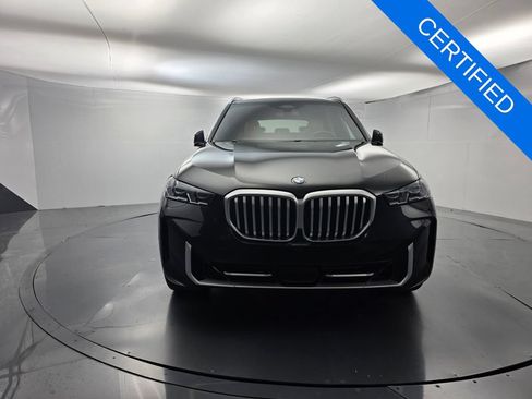 Used 2024 BMW X5 xDrive40i w/ Premium Package AWD/4WD image 2