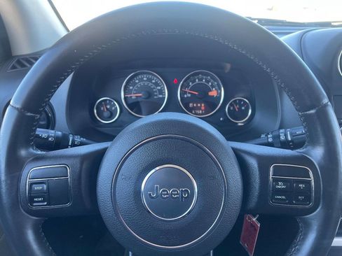Used 2014 Jeep Compass Latitude image 14