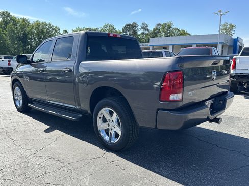 Used 2017 RAM 1500 Express RWD image 6
