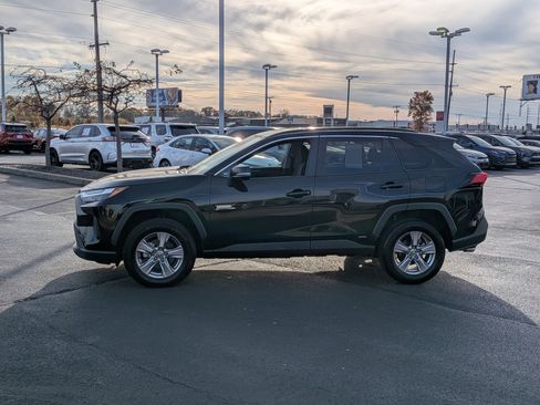 Used 2023 Toyota RAV4 XLE image 5