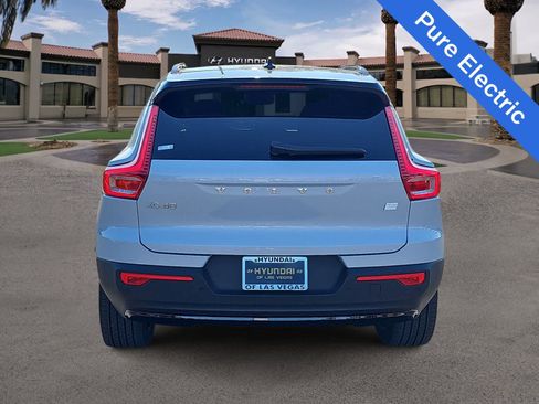 Used 2022 Volvo XC40 P8 Recharge Plus AWD/4WD image 7