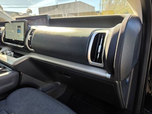 Certified 2025 Ford Expedition Active image 44