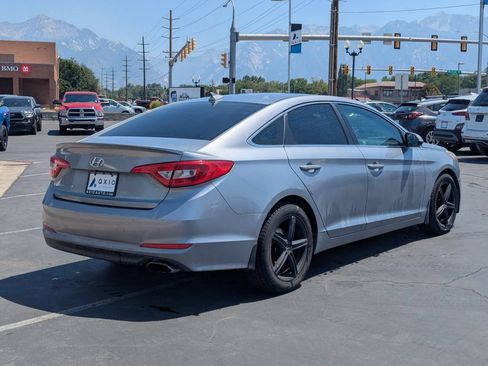 Used 2015 Hyundai Sonata SE w/ Option Group 09 FWD image 4